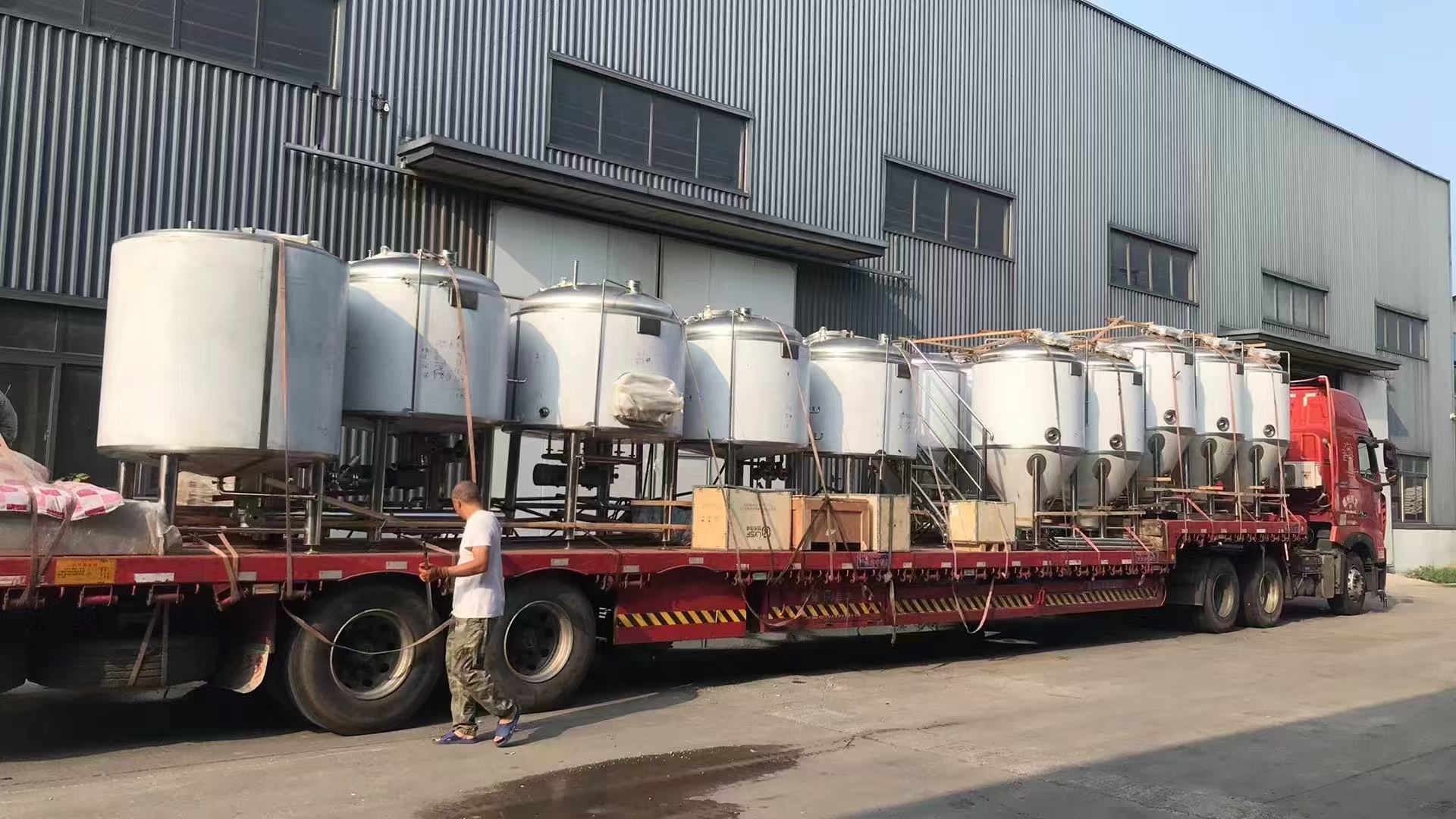 荷塘精酿啤酒设备厂—中小型精酿啤酒厂提供服务
